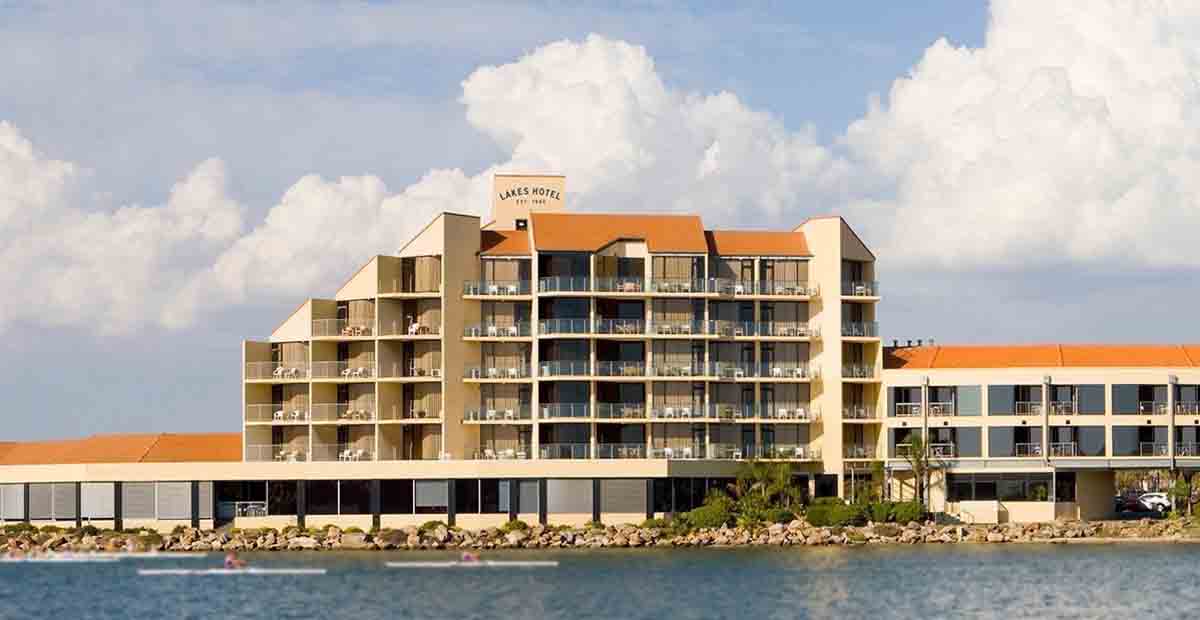 OSCARS’ TRIPLE PLAY INTO SA