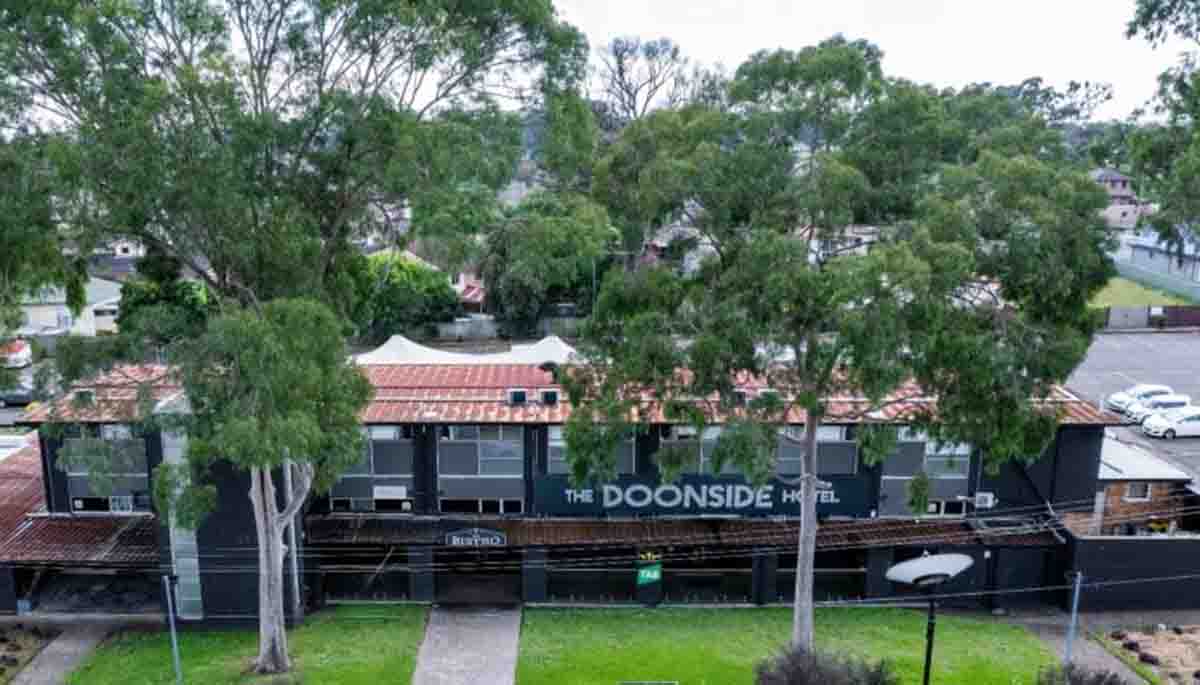 MARLOW TAKES A WALKER DOONSIDE