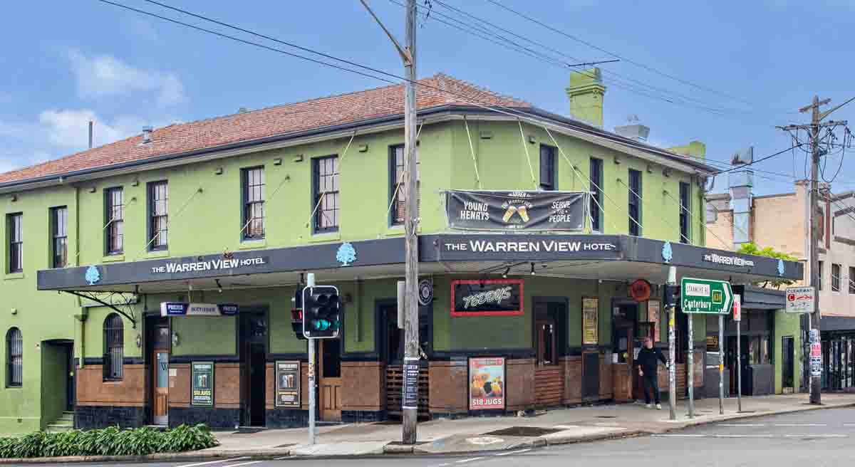 DAMIANAKIS OFFERS HIS WARREN VIEW